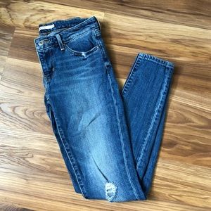 Levi’s 711 Skinny Jean